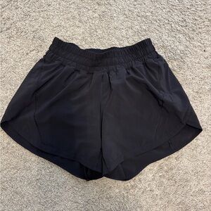 Lululemon track that size 6 shorts
